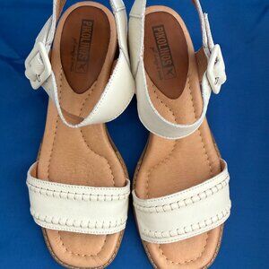 Pikolinos Oliva Sandal in Nata (Cream) Size 37